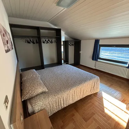 Mansarda Lore شقة *