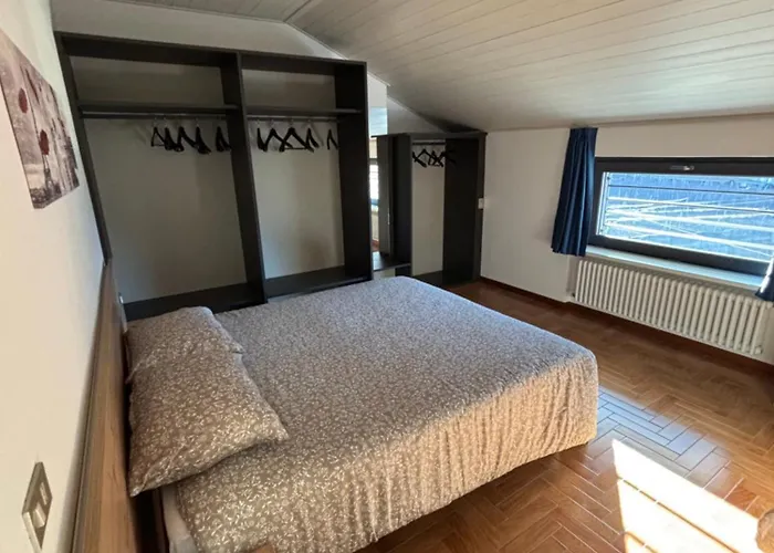 Mansarda Lore アパート *